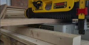inseting wood into planer